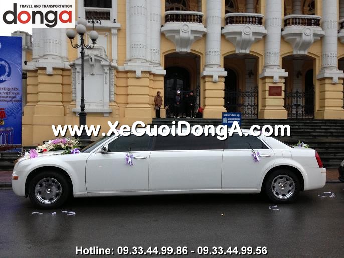 cho-thue-xe-cuoi-limousine-3-khoang (12)