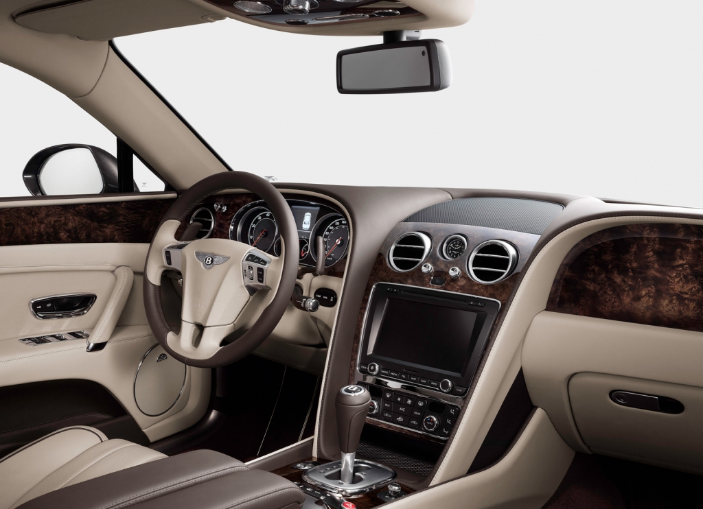 tim-hieu-thong-tin-chi-tiet-xe-cuoi-bentley-flying-spur