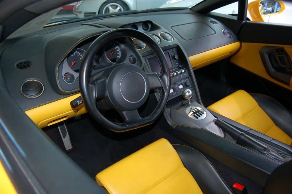 nhung-mau-xe-cuoi-lamborghini-duoc-ua-chuong-nhat (4)