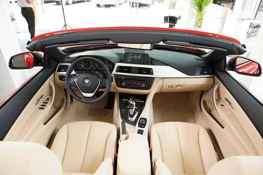 tim-hieu-thong-tin-chi-tiet-xe-cuoi-bmw-m4-428i-mui-tran